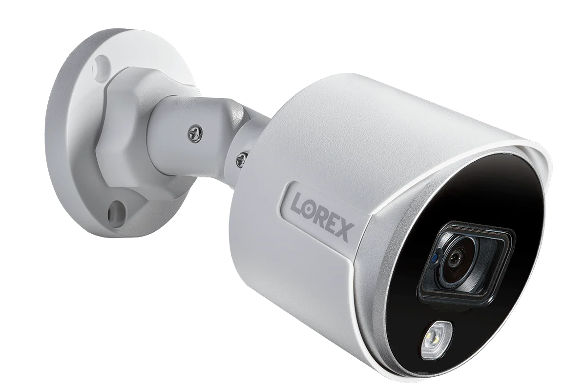 Lorex 4K Analog Active Deterrence Security Camera - Image 4