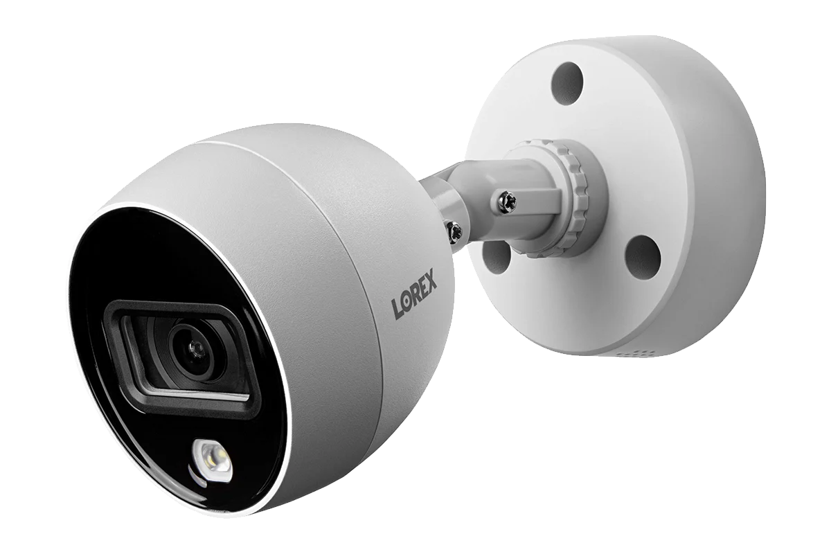 Lorex 4K Analog Active Deterrence Security Camera - Image 5